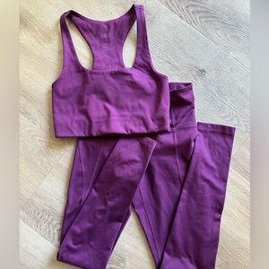 Girlfriend Collective Compressive set